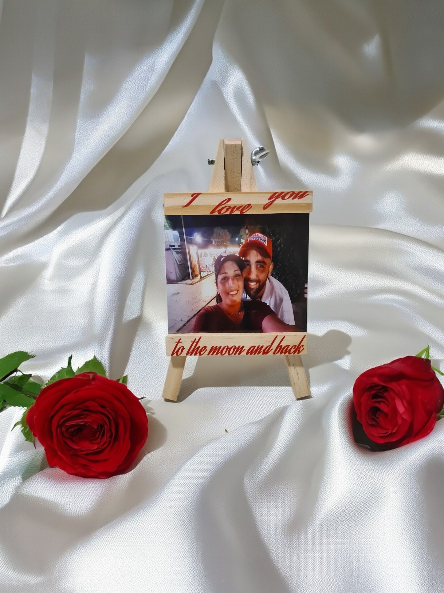 (only via Facebook) Painter's Easel with photo