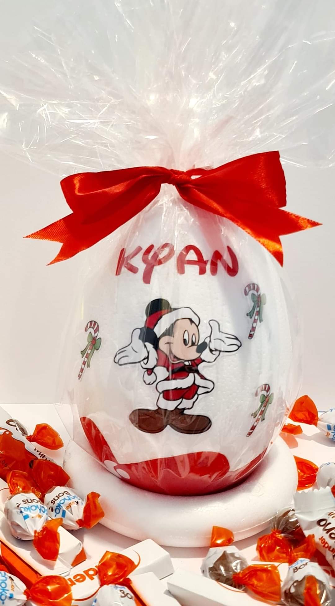Surprise egg Christmas Mickey