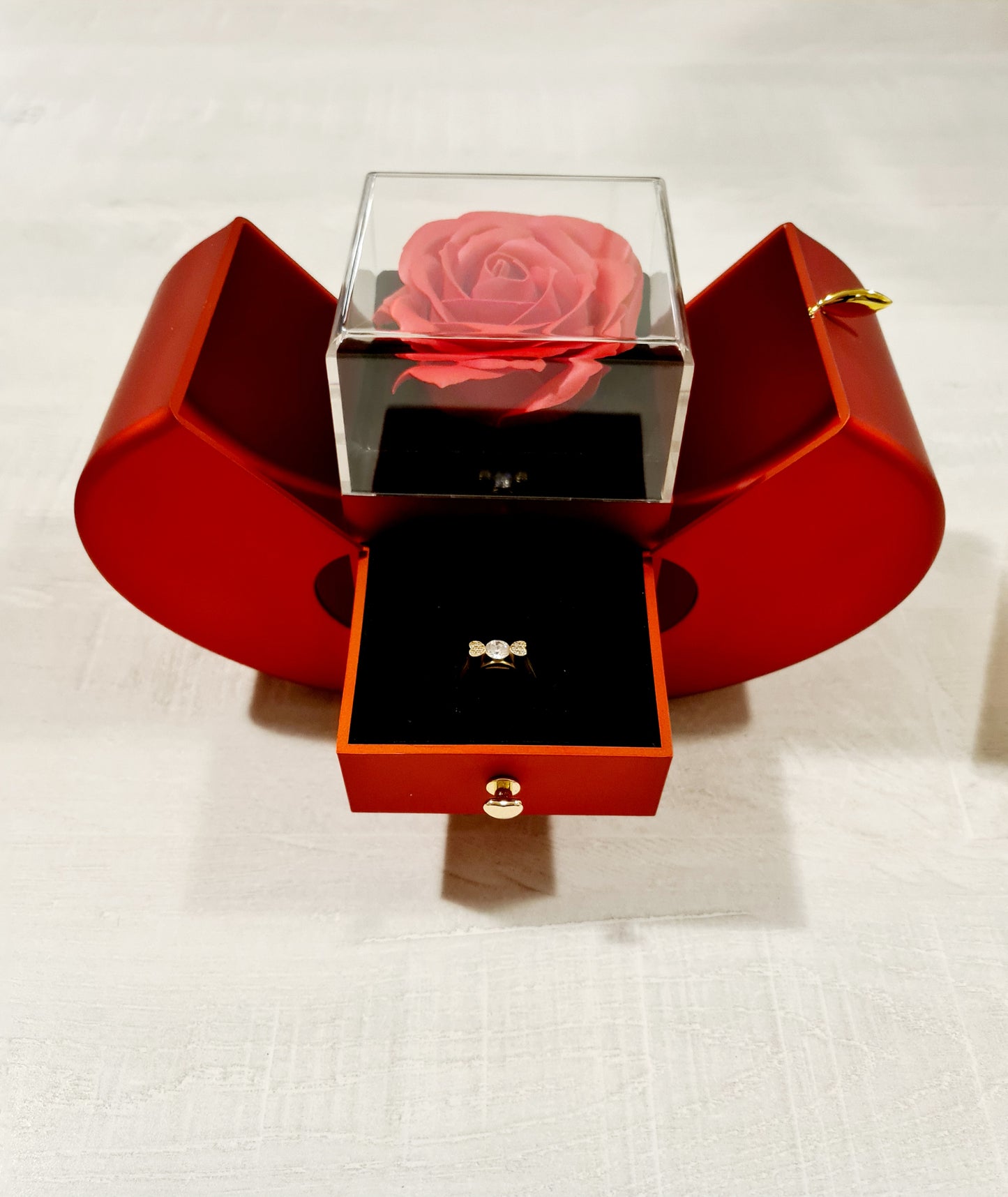 Heart-shaped gift for ring