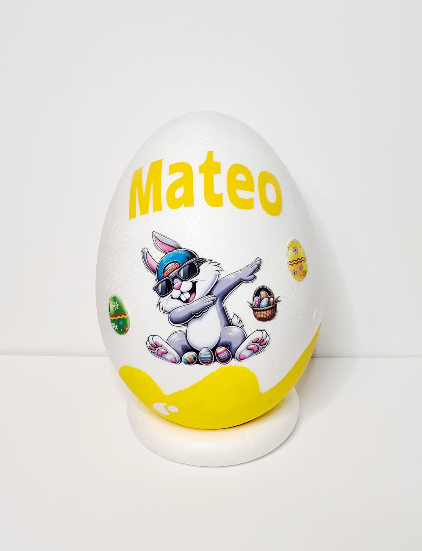 Surprise egg "own" theme