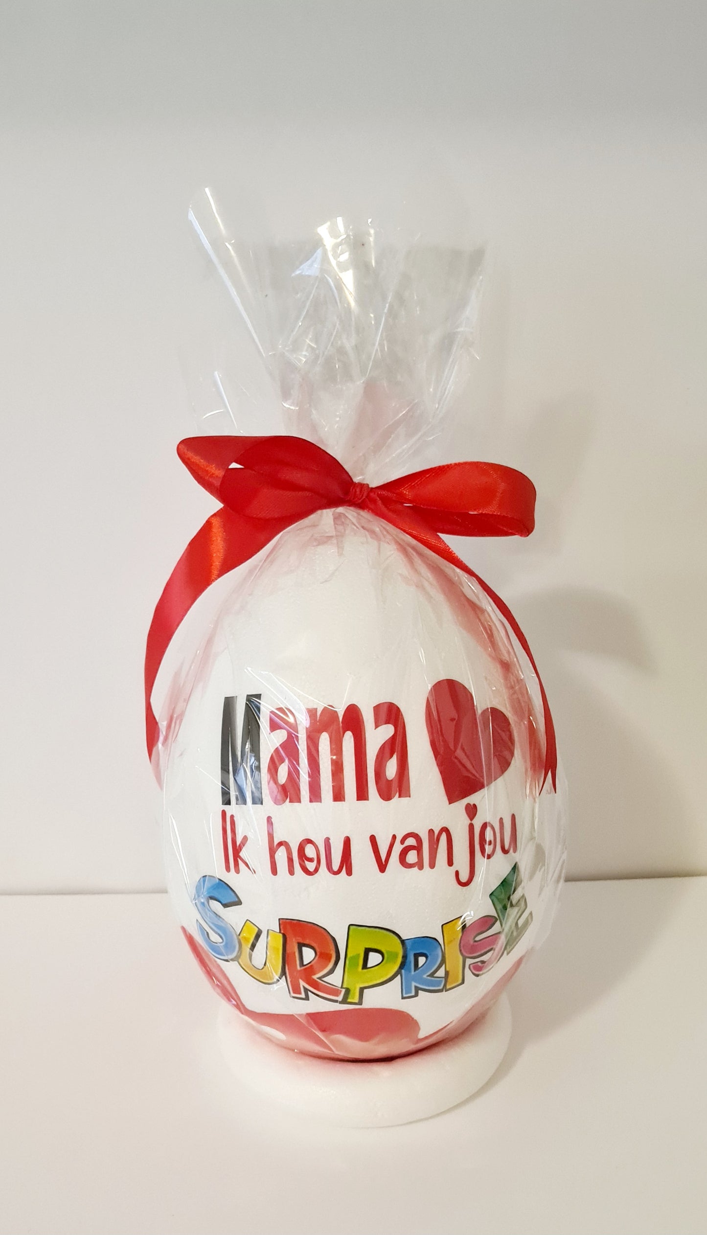 Surprise egg "own" theme