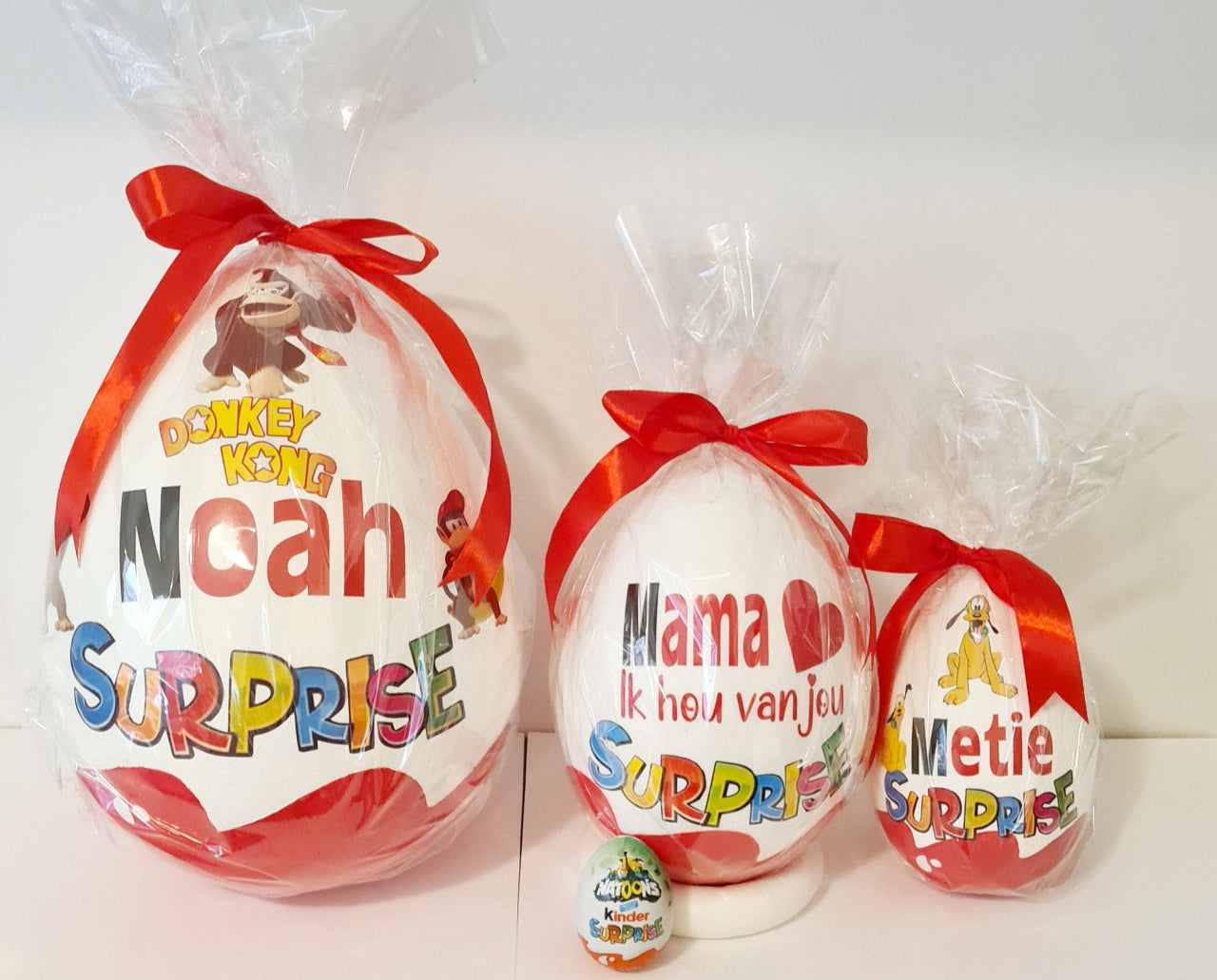 Surprise egg "own" theme