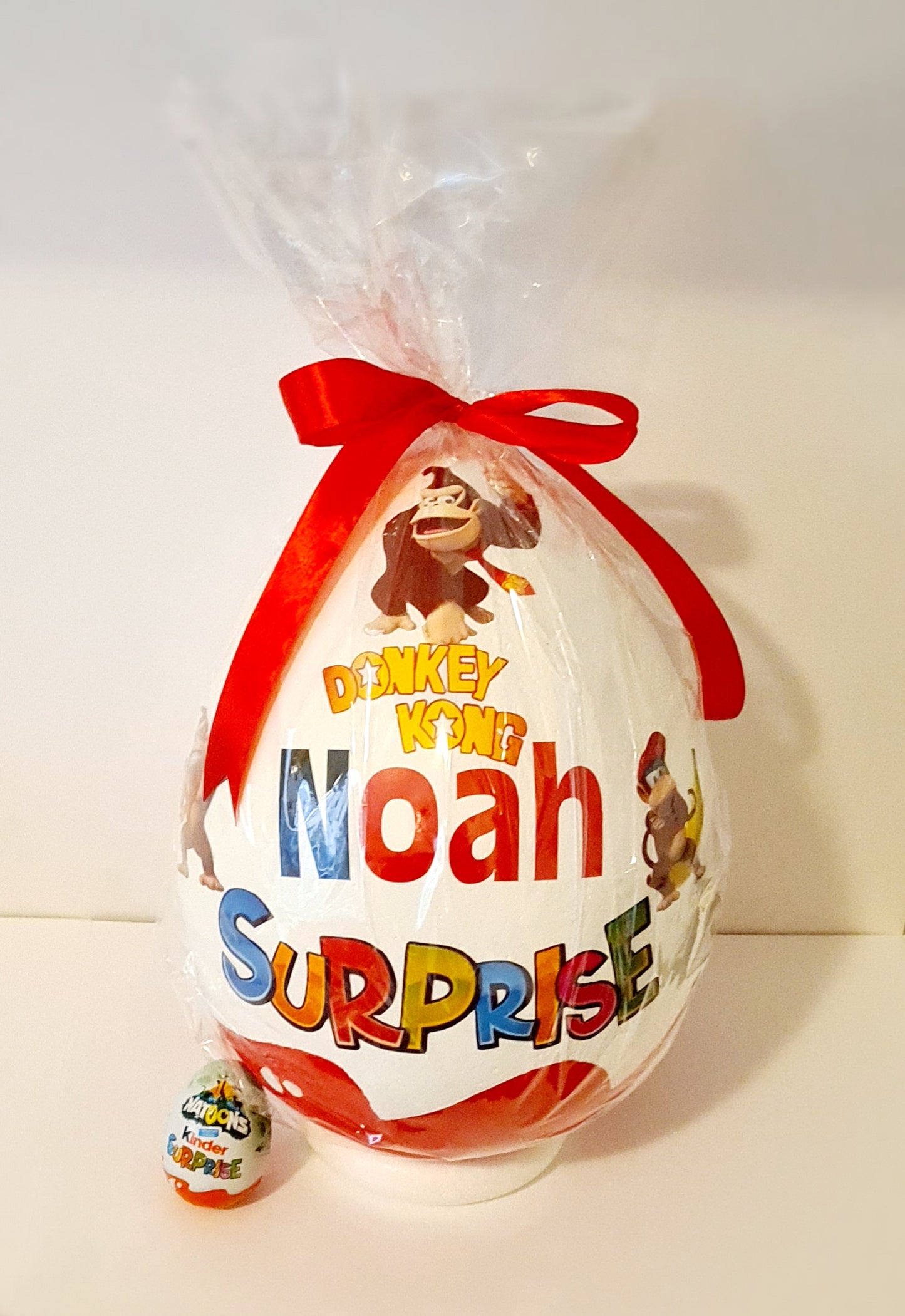 Surprise egg "own" theme