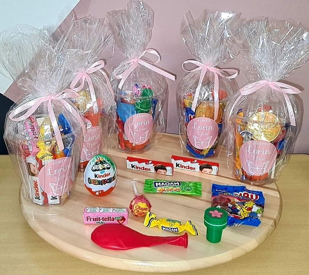 (Only via Facebook) Generously filled treat cups