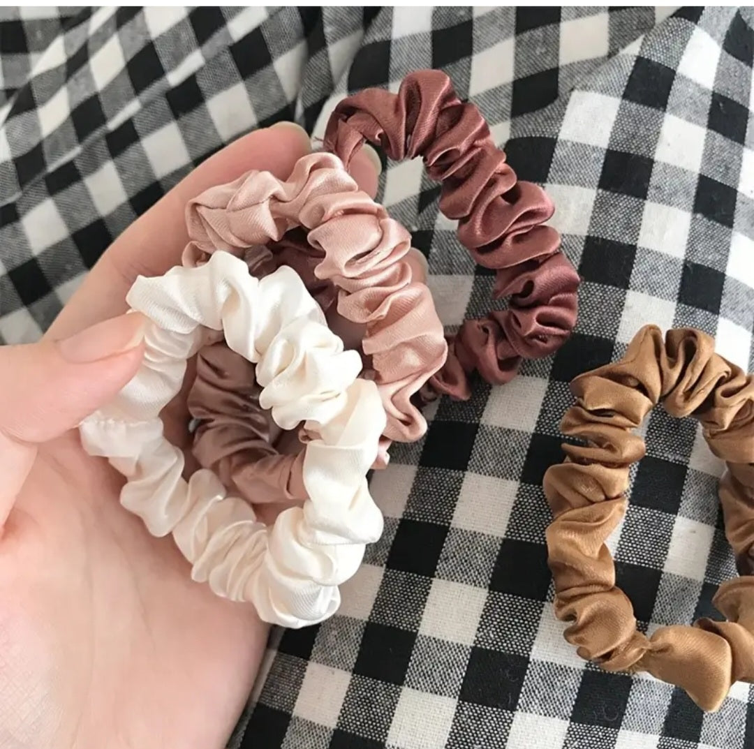 Set of 6 scrunchies, type B